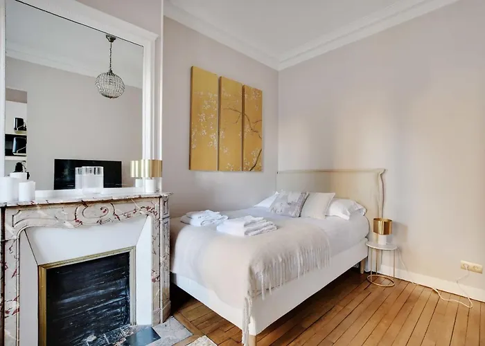 Charming - 2p- Parc Monceau شقة باريس