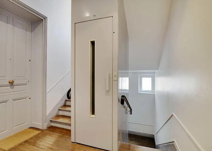 Charming - 2p- Parc Monceau شقة